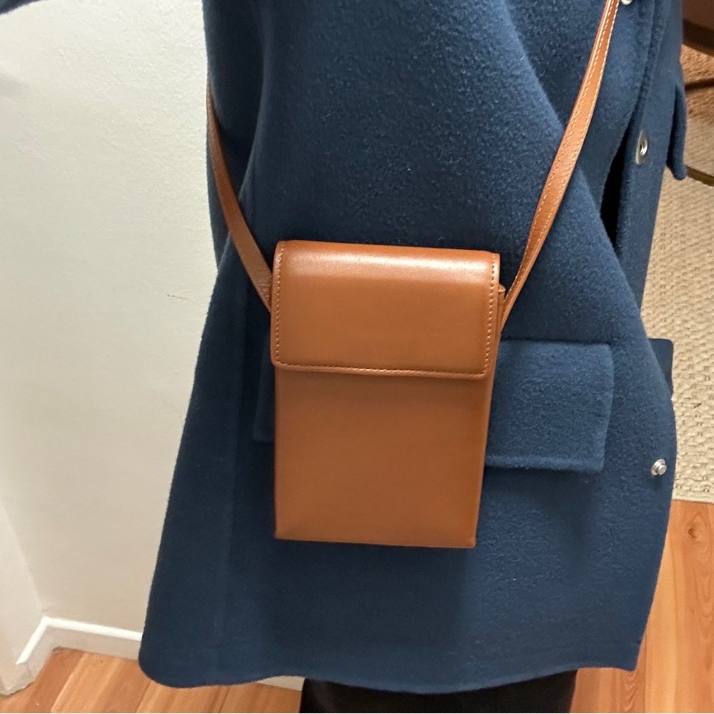 Genuine Leather SANDRO unisex messenger bag.